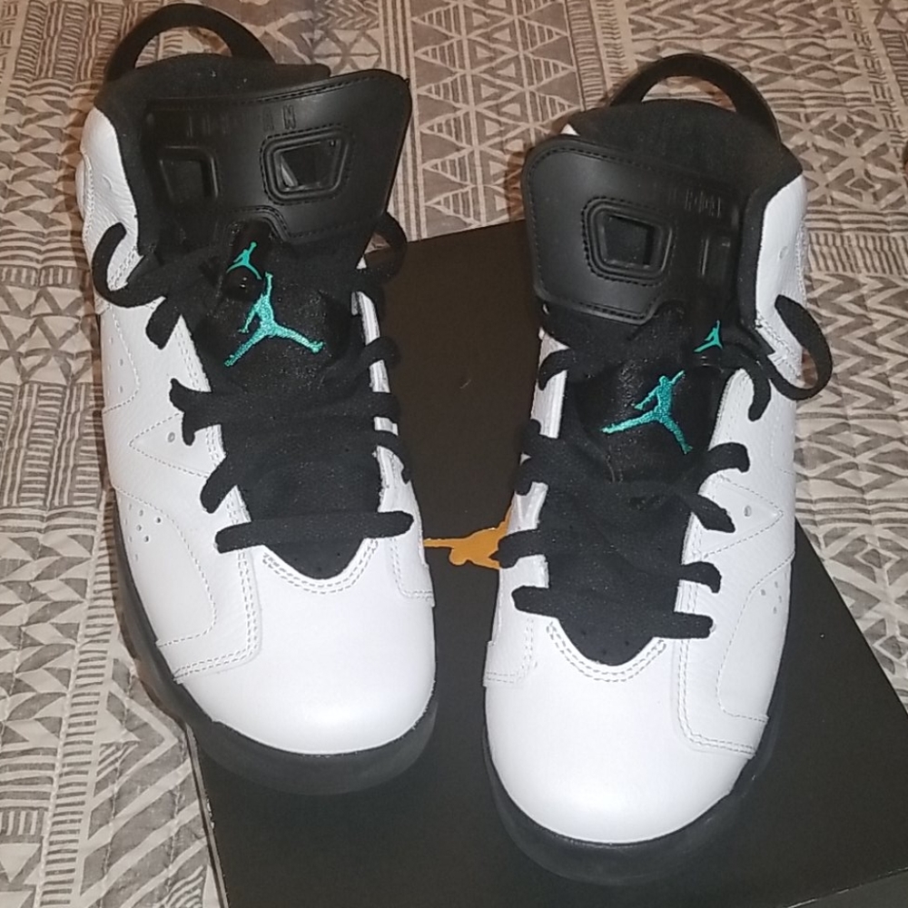 Kids Jordan Sneakers (Worn Once)